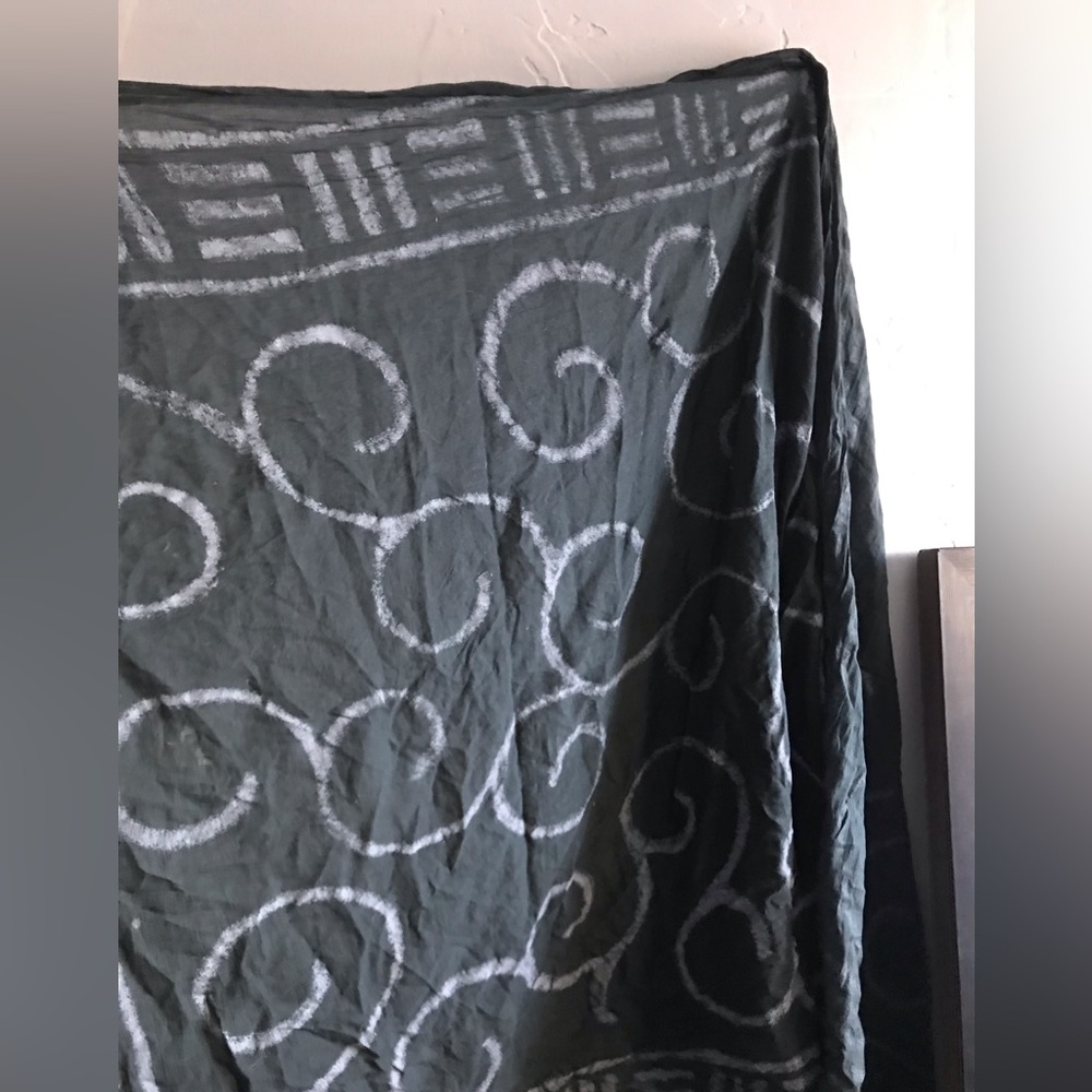 Selling this black and dark gray fabric
